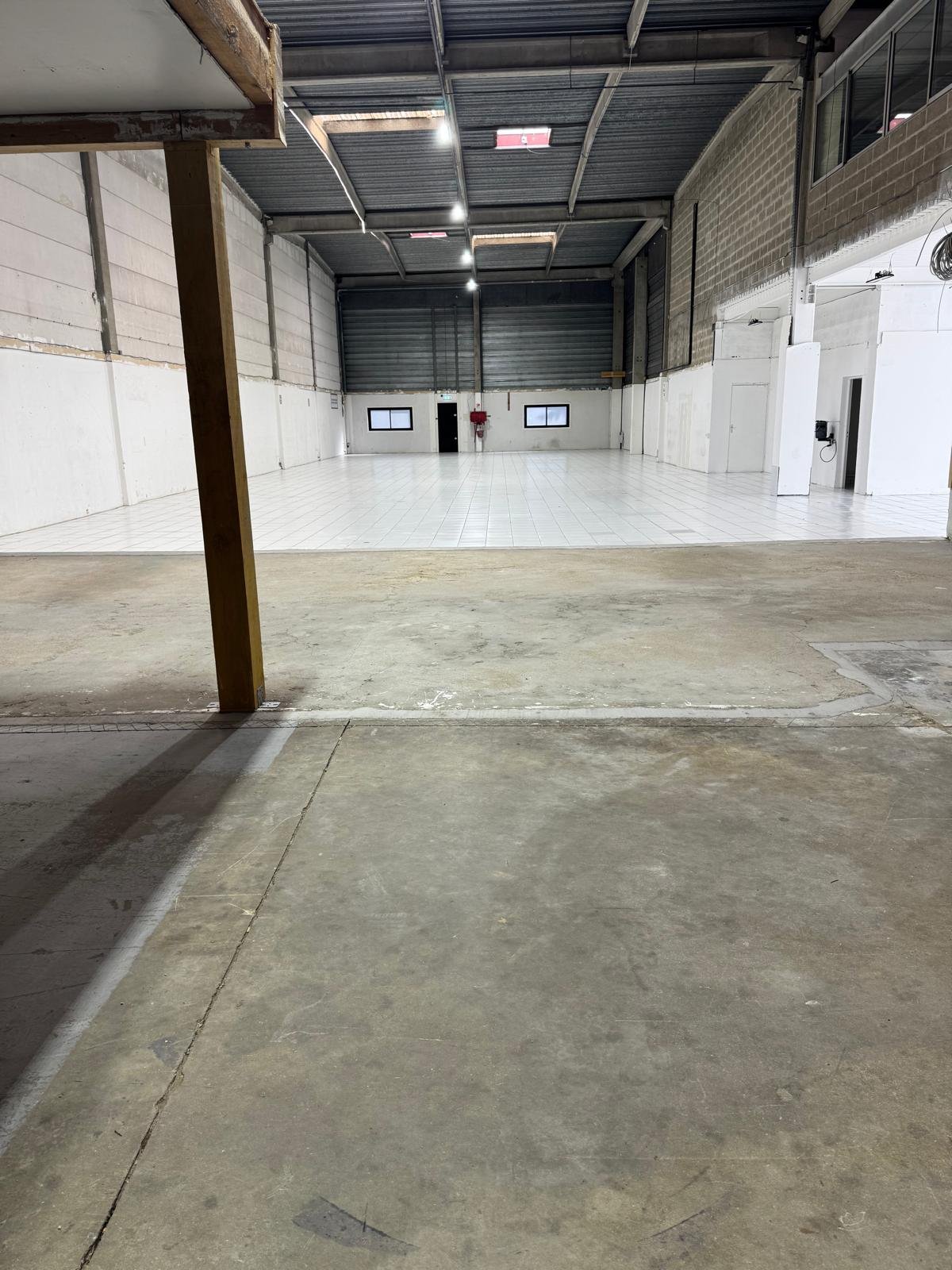 Vue d'ensemble du plateau d'activité et stockage