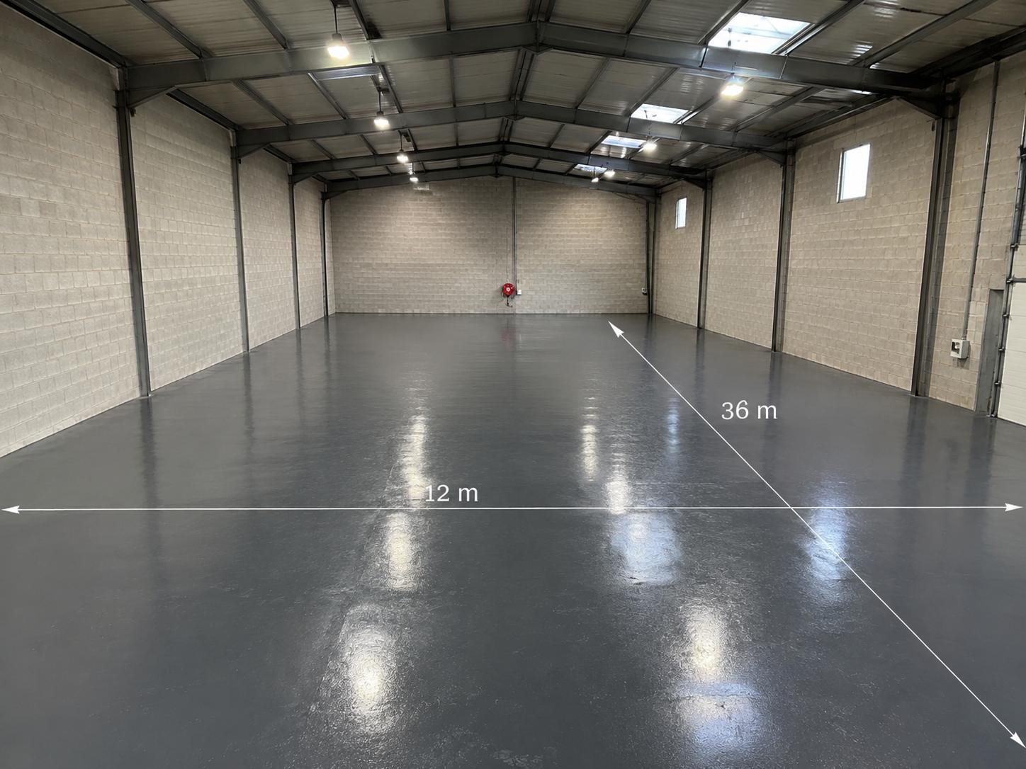 Nouvelle vue façade bâtiment d'activité 1470 m²