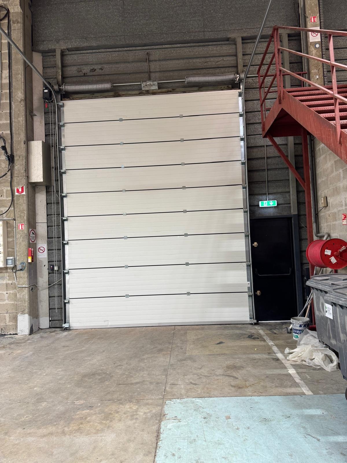 Porte sectionnelle neuve pour accès gros porteurs